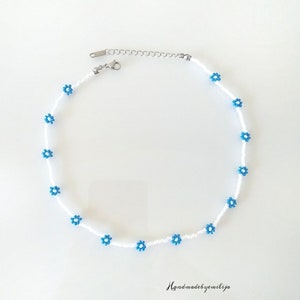 Beaded daisy necklace | Beaded jewelry | Dainty necklace | Daisy choker | Daisy chain | Flower necklace | Beaded necklace | Seed bead | Gift