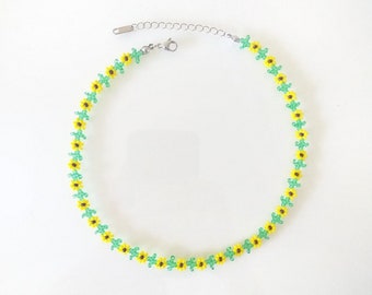 Beaded sunflower necklace | Dainty necklace | Beaded choker | Stainless steel | Seed beads | Flower necklace | Daisy necklace | Daisy chain