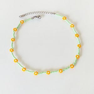 Flower necklace | Beaded necklace | Daisy necklace | Beaded choker | Beaded jewelry | Dainty jewelry | Dainty necklace | Gift | Boho