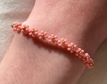 Pink daisy bracelet | Flower bracelet | Beaded bracelet | Seed bead | Dainty bracelet | Gift for her | Summer jewelry | Boho | Aesthetic