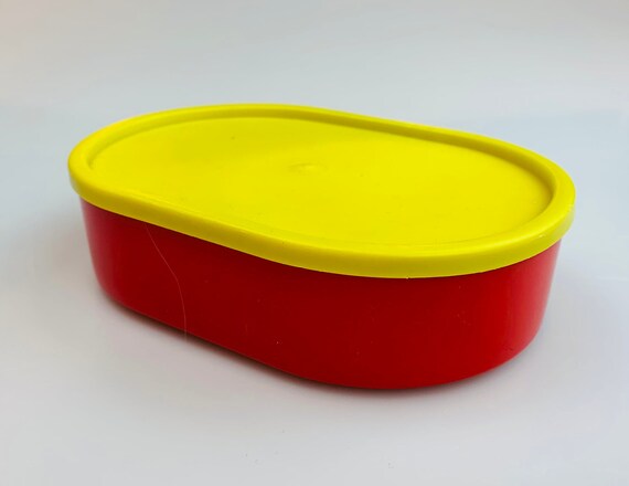Triturado equilibrar Sequía Caja roja pequeña vintage con tapa amarilla Caja de plástico - Etsy España Triturado equilibrar Sequía Caja roja pequeña vintage con tapa amarilla Caja de plástico - Etsy España