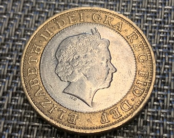 希少な 1983 年 1 ポンド硬貨 – エリザベス 2 世 – エッジの刻印エラー
