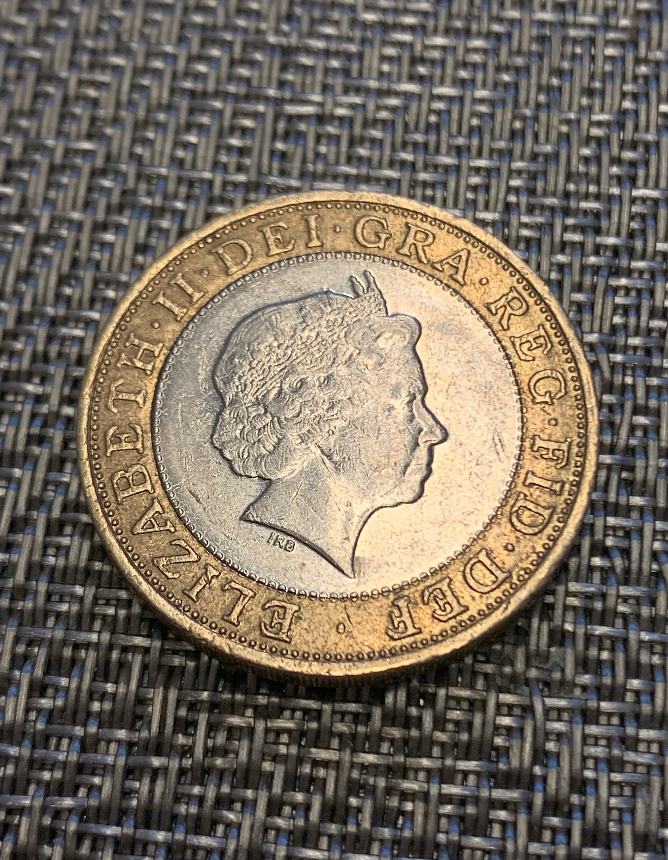 2 Pounds Elizabeth II GB Coin - Etsy