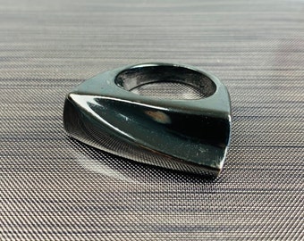 Anello vintage in metallo nero astratto anello contemporaneo