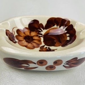 Vintage hand painted ceramic ashtray  Oval shaped flower table ashtray