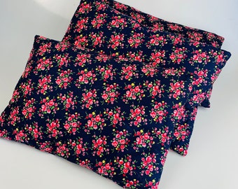 Coussin lombaire floral fait main, coussin décoratif en coton rustique bleu marine