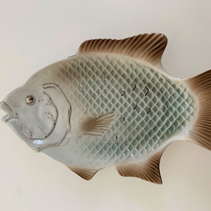 Vintage Small Hand painted fish plater Fish shaped dish Regal Collection fish tray Plate for fish and snacks Silvertone and gray fish decor