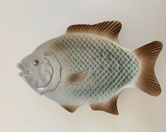 Vintage handbemalte Porzellan Fischplatte, silberfarbener Akzent