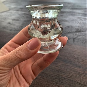 Vintage 1950s Etched Pressed Glass Candle Holder Depression Glass Candlestick Small transparent glass candlestick Mid-century candle holder