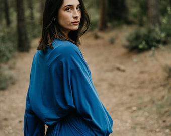 Mangas de Jersey Azul-petróleo para a noite: uma saída de casamento versátil