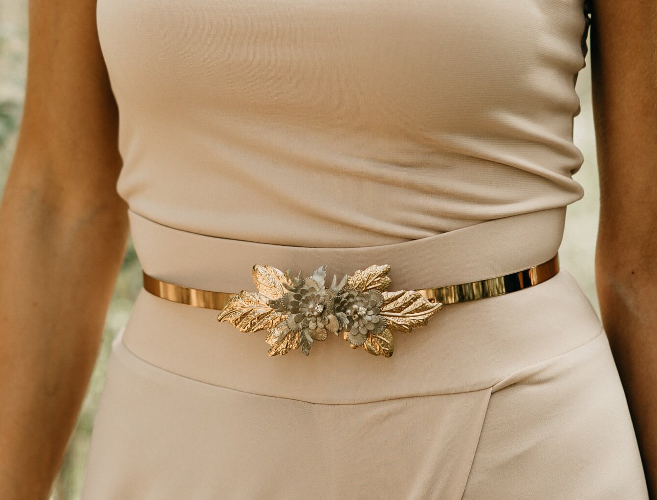 how do you tie a bow for a wreath