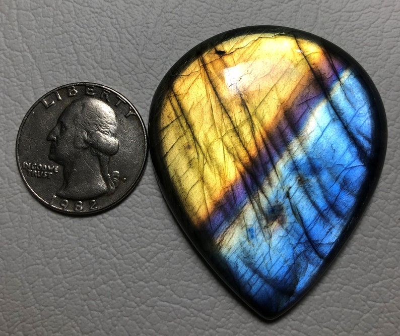 Big Multi-purple Fire Labradorite Gemstone For Jewelry Use Alluring Golden Blue-Purple Labradorite Cabochon 149.80Ct Pear Shape 52X43X8 MM