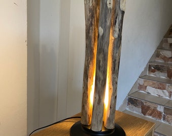 Lampe à poser en bois flotté , lampe de table en bois, lampe à poser en bois, lampe à pieds, lampe de chevet, lampe contemporaine