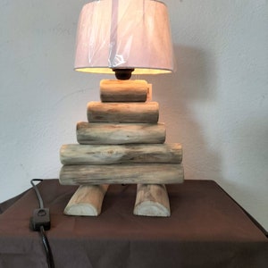 Lyre bedside lamp in natural driftwood, contemporary lamp, artisanal lamp, wooden lampshade, handmade lampshade