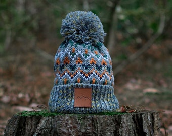 Grey winter hat for nature lovers - Bobble Eco hat - Winter woolly beanie - Adventures - Mountains - Colourful - Unisex - for her - for him