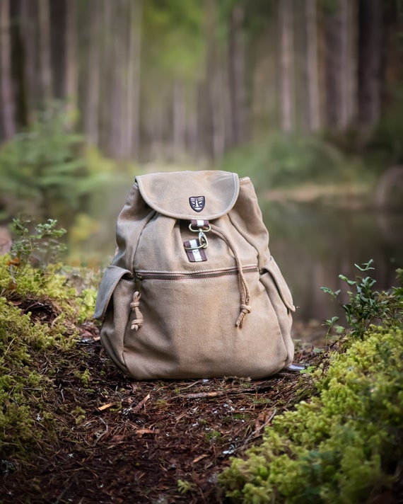 Cool vintage backpacks sales