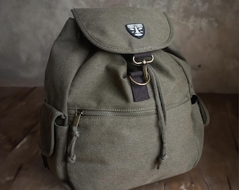 Mochila ecológica de lona color caqui: mochila unisex para senderismo, viajes y aventuras al aire libre. Mochila ecológica para exploradores.