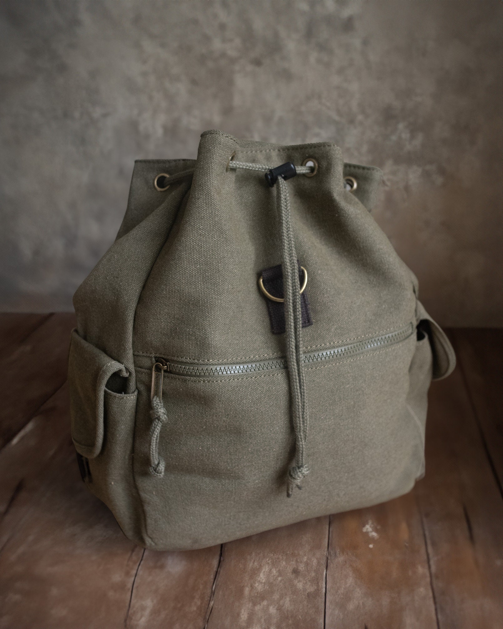 Outdoor Adventure Backpack in Khaki Colour - Retro Style
