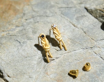 Climbing Series- 06-Mini Figure Eight 925 Silver with Zircon Stud Earrings
