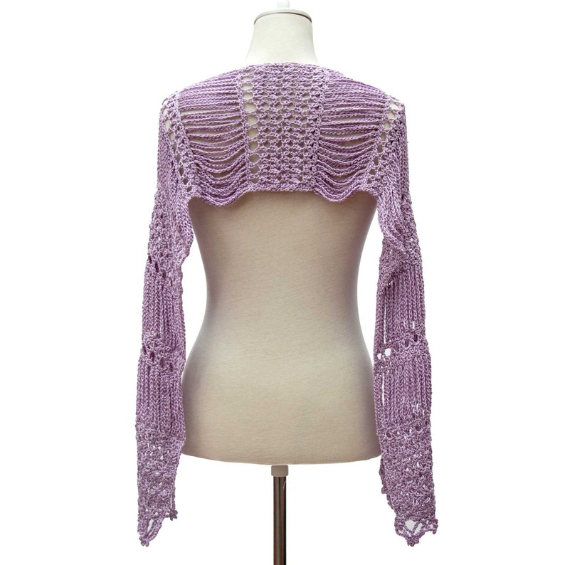 luxuriöses Frühlings- und Sommeraccessoire aus reiner Maulbeerseide
veilchenlila
das besonders elastisch und federnd ist we gewirkte Perlenschnüre fällt
20 er Jahre Gatsby Look
165 x 23 cm