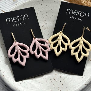 PRESLEY: Handmade polymerclay dangle cut out earrings in butter yellow and brownish pink with short bar push back post and leaves texture