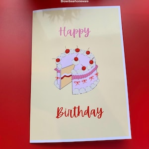 Bonita tarjeta de feliz cumpleaños dibujada a mano con saludos de pastel de cereza vintage rosa, tarjeta de regalo tamaño A5