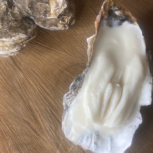 Vulva candle  | candle in a shell | feminist