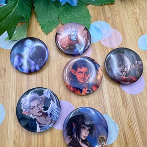 Baldurs Gate Badge set, Astarion High Elf Badge, Baldur&#39;s Gate 3 inspired Merch, Game Fanart, BG3 Gift Pin