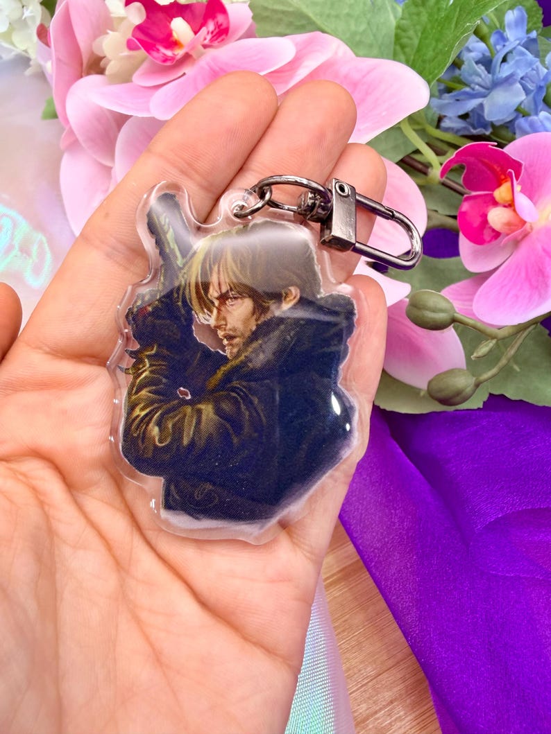 Leon S. Kennedy Resident Evil Requiem Acrylic Charm – RE9 Keychain, Fan Art Keyring, Gift for Gamers