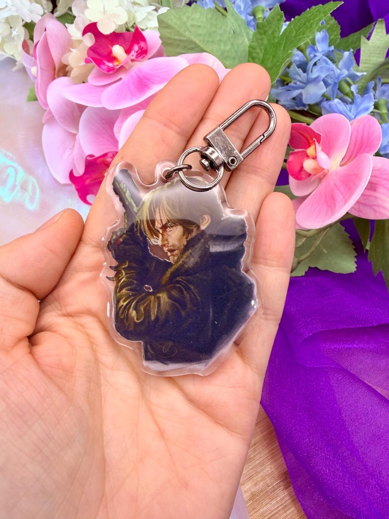 Leon S. Kennedy Resident Evil Requiem Acrylic Charm – RE9 Keychain, Fan Art Keyring, Gift for Gamers