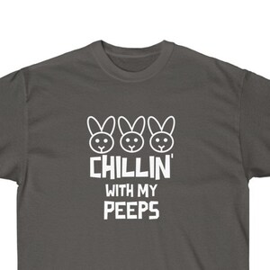 友達とくつろごうTシャツ、イースターバニーTシャツ、お父さんへのイースターギフト、ティーン向けイースターバスケットギフト