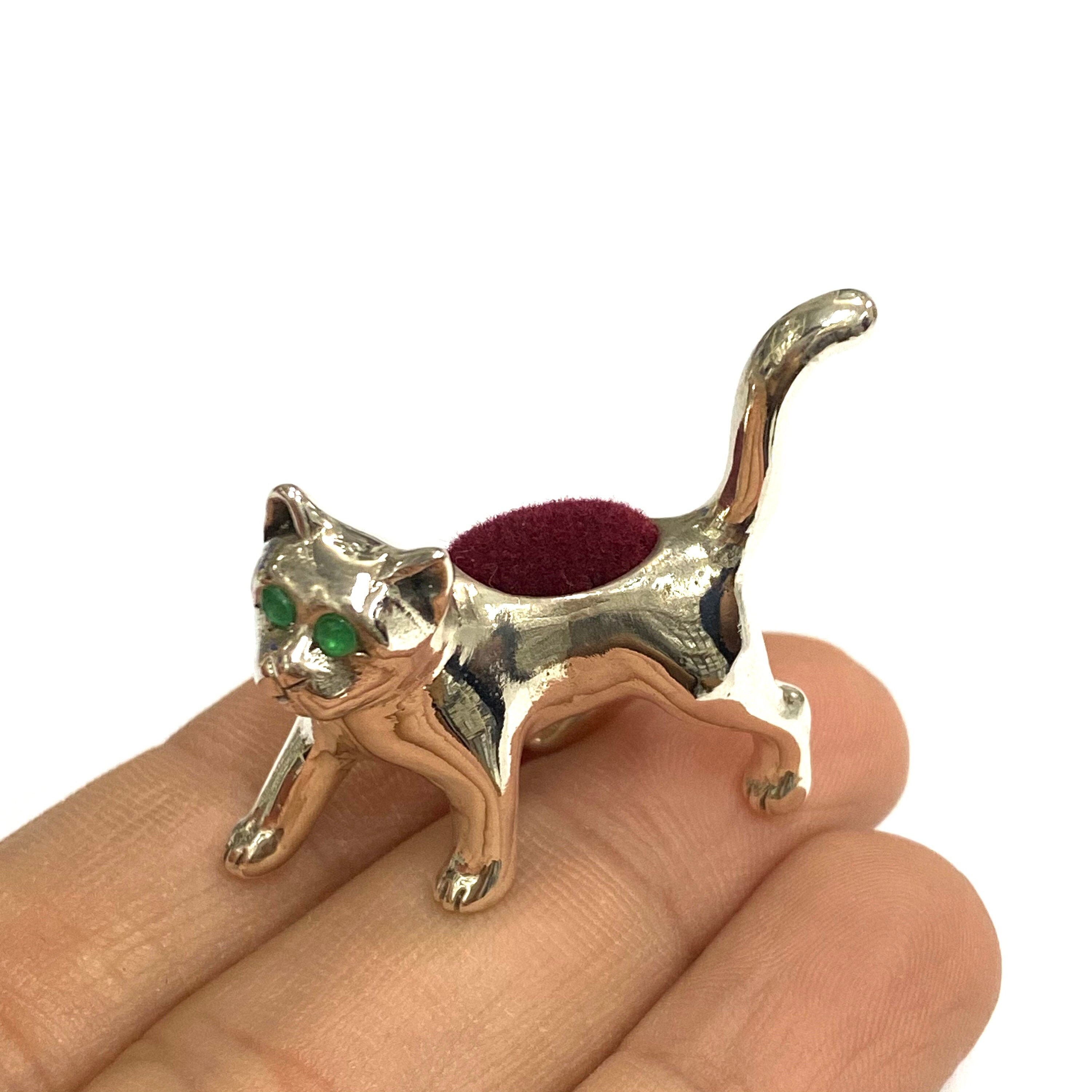Collectable Victorian Style Crouching Cat Figurine Emerald Eyes 925 Sterling