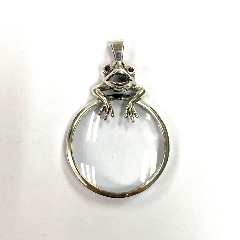 Victorian Style Frog with Ruby Eyes Magnifying Glass Pendant 925 Sterling Silver