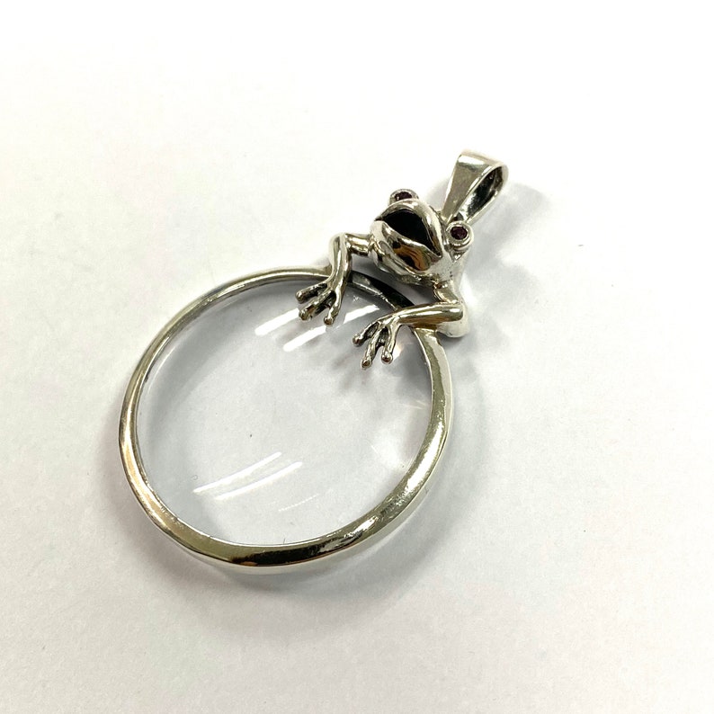 Victorian Style Frog with Ruby Eyes Magnifying Glass Pendant 925 Sterling Silver