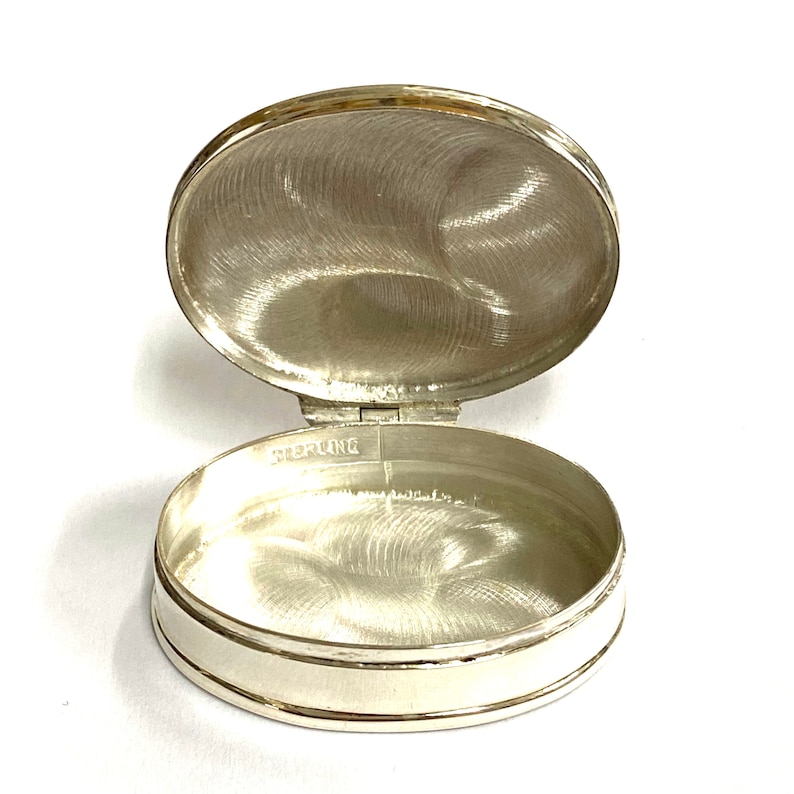 Victorian Style Enamel Erotic Lady Sitting Pill Snuff Box 925 Sterling Silver