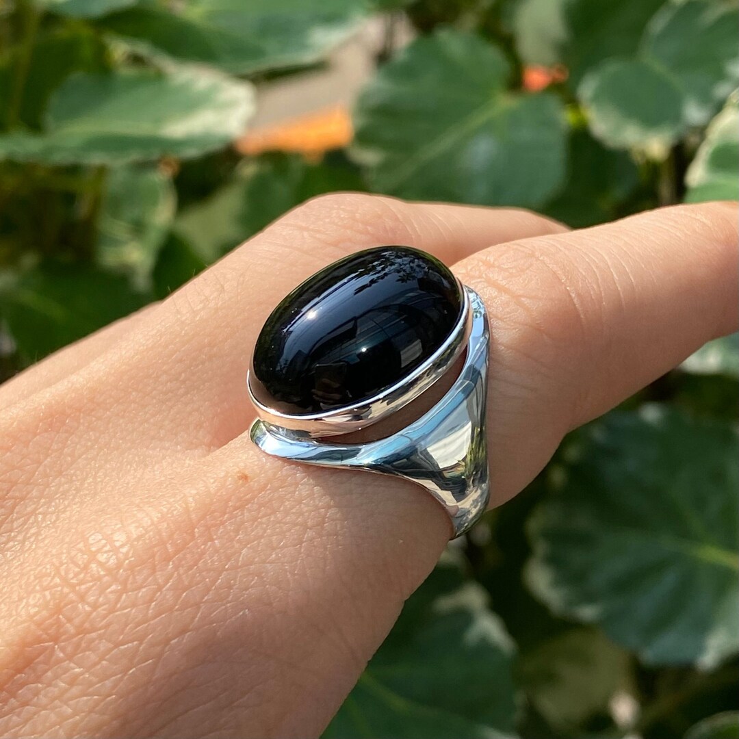 Oval Black Onyx Stone Ring 925 Sterling Silver / Stone Size 1.5 X 2 Cm