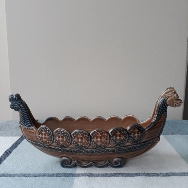 Price Drop! Wade Viking Long Ship Ornament or Vase/Bowl, by Wade England, in Iconic Wade Beige & Blue Colouration, 2nd Version, c1959-c1965.