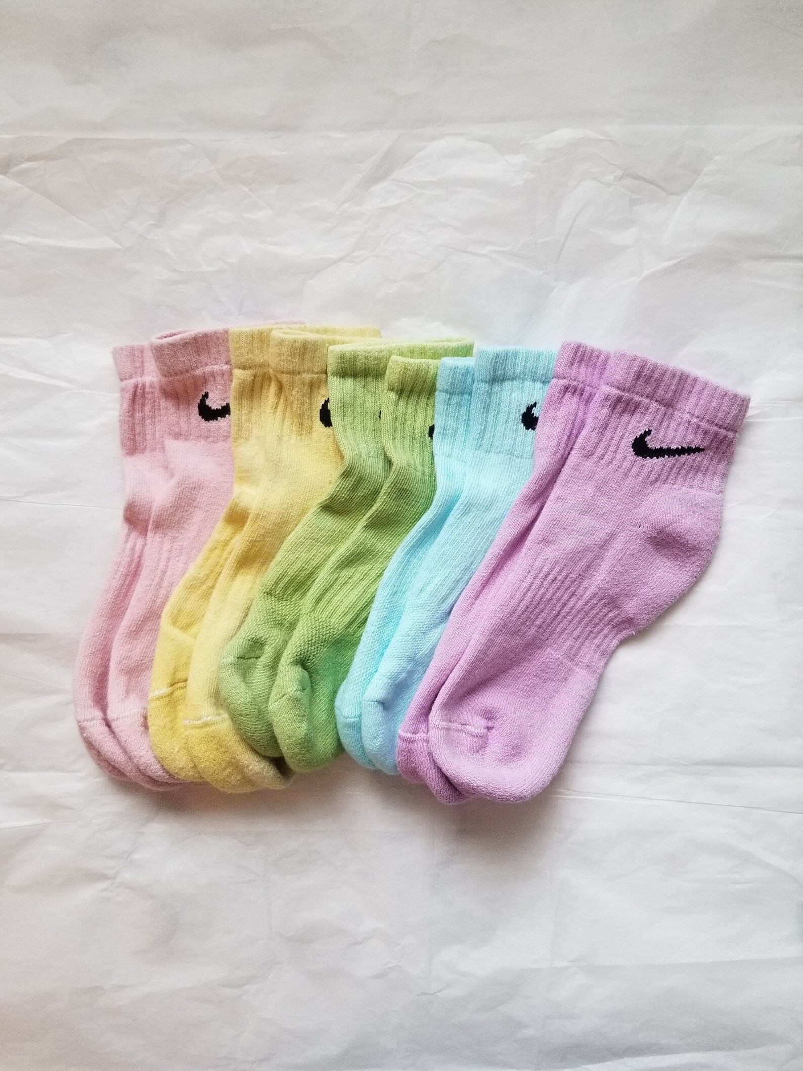 neutral nike socks finish line