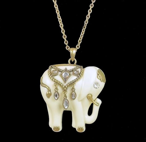 Vintage White Elephant Pendant Necklace: Rhinestone Accent, Gold