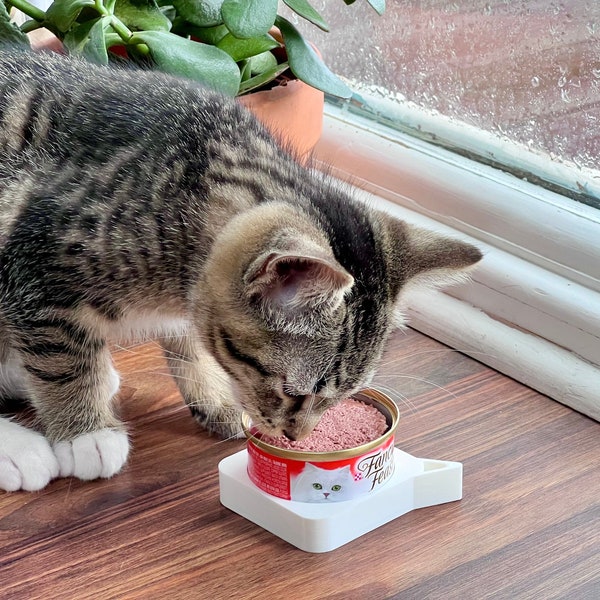 AntiSlip Cat Food Can Holder | Works with 3.0oz and 5.5oz cans!