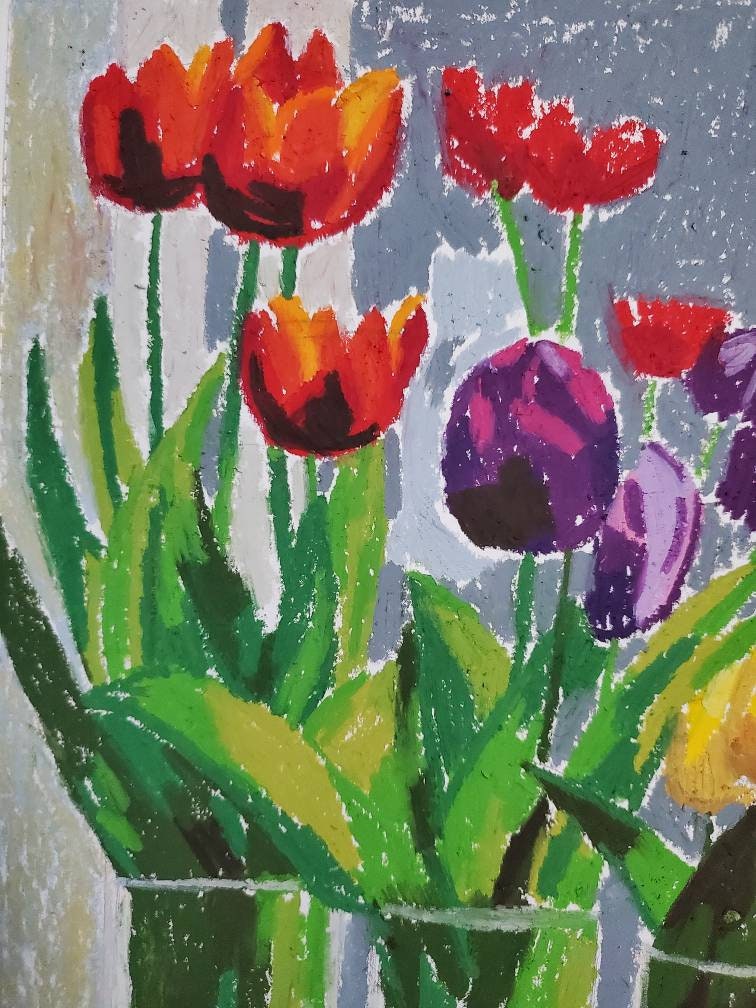 オイルパステルチューリップの絵 カラフルでシンプルな花のイラスト 花