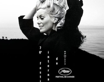 Póster original del Festival de Cine de Cannes 2023, de Catherine Deneuve. Tamaño 53 x 40 cm. Enrollado.