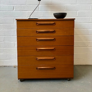 Vintage 1960s Teak Chest Of Drawers / Tallboy.  Retro Danish Mid Century