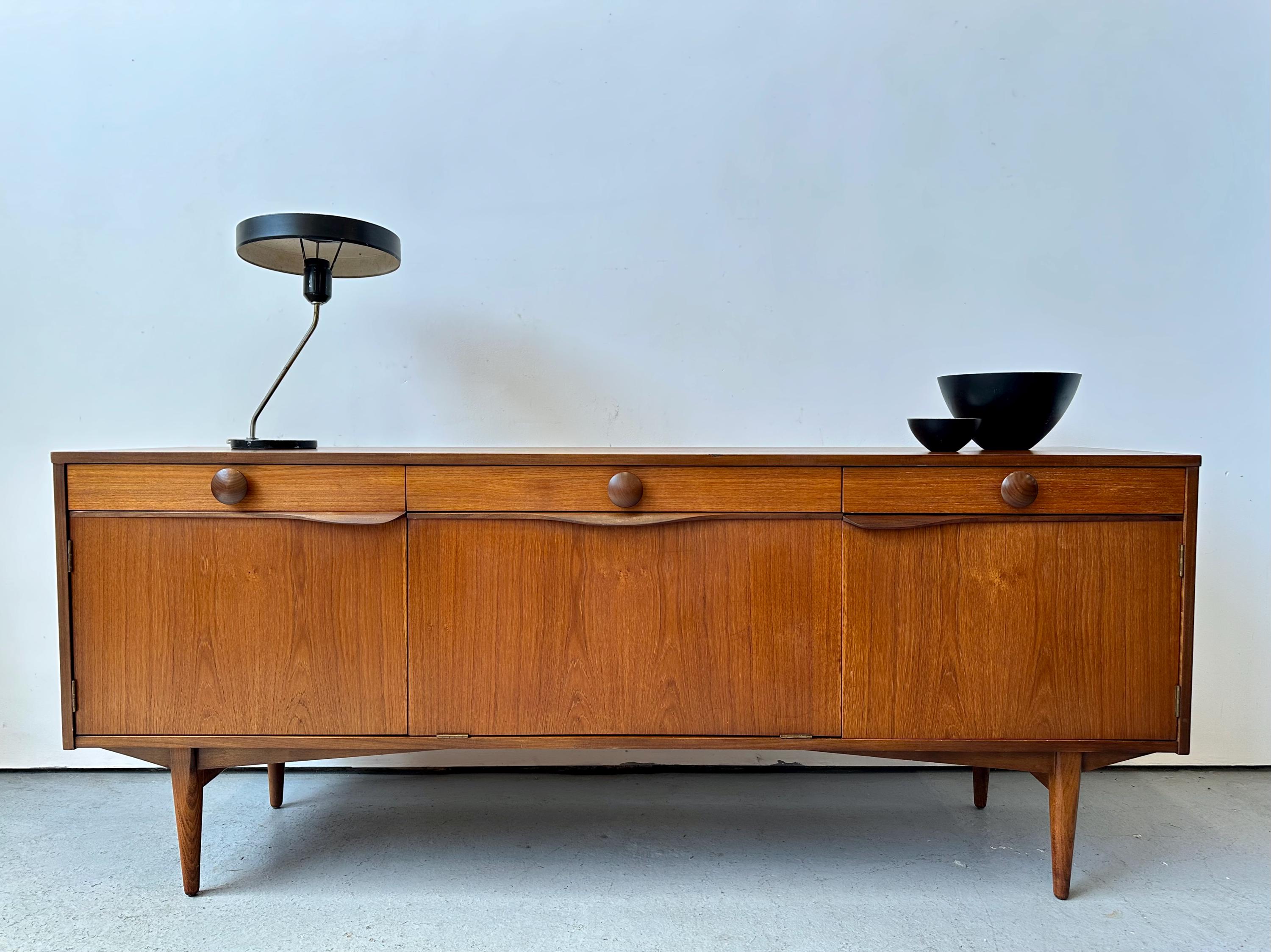 92512★Elliotts of Newbury ヴィンテージ サイドボード 92512☆Elliotts of Newbury ヴィンテージ サイドボード