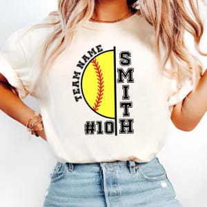 Aangepaste softbal naam nummer teamnaam svg png jpg, softbal moeder, gepersonaliseerde softbal moeder svg, speldag, softbalseizoen, cadeau voor speler