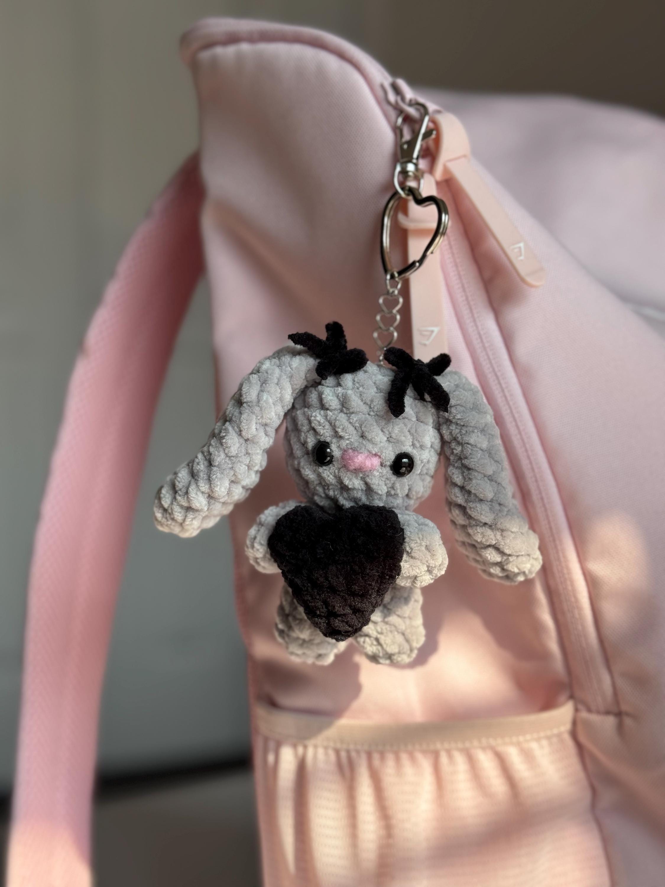 かぎ針編みうさぎキーホルダー｜かわいいあみぐるみうさぎぬいぐるみ