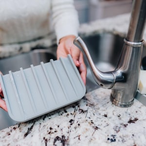 Silicone Sponge Holder| Self Draining Soap Tray| Kitchen Sink Organizer| Faucet Splash Catcher image 13