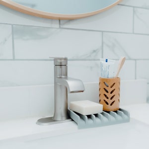 Silicone Sponge Holder: Quick-Dry Soap Tray, Faucet Splash Catcher