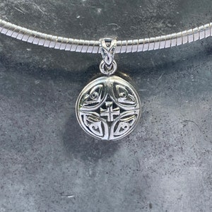 Celtic pendant - Celtic knot pendant - silver eternal life pendant