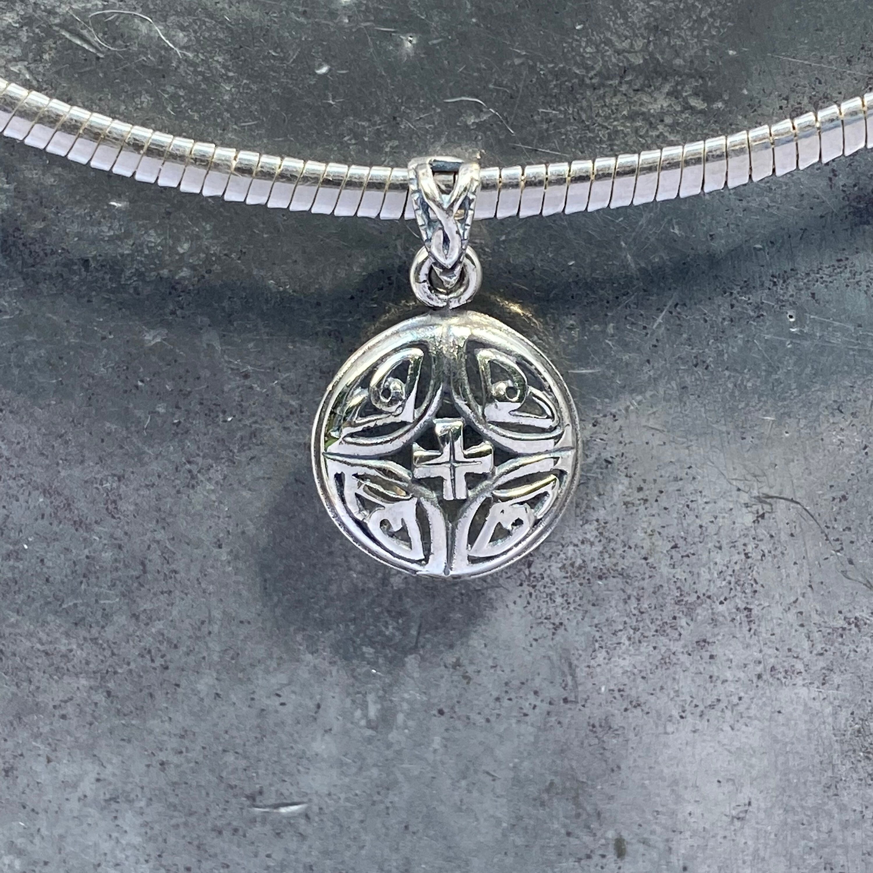 【新品/即発送】Llife KNOT PENDANT Celtic Pendant - Celtic Knot Pendant - Silver Eternal Life